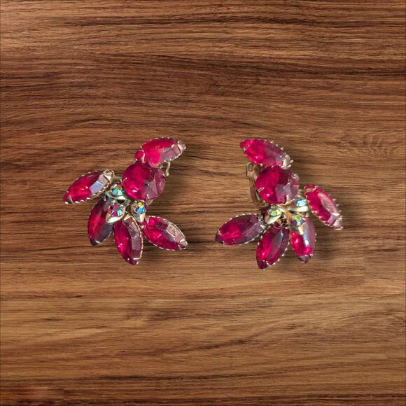 Vintage Red Rhinestone Clip-On Earrings Floral Shape Glam Jewelry estate - Picture 1 of 5